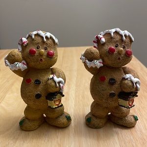 Set of 2 gingerbread men figurines. Christmas / Holiday decorations